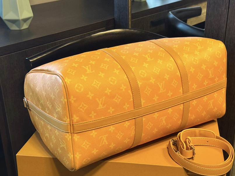 Louis new arrival  Keepall Bandouliere bag size: 45 cm