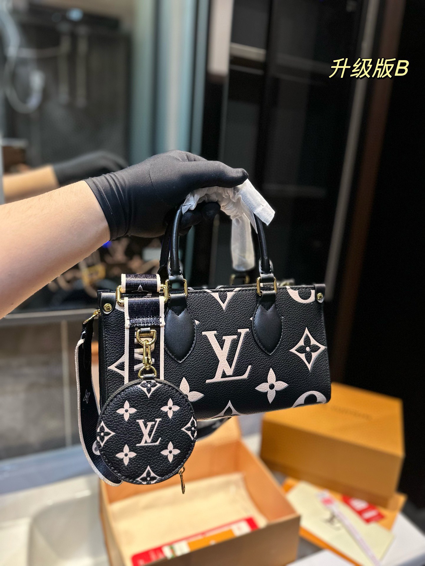 Louis new arrival Onthego East West bag size: 25.14cm