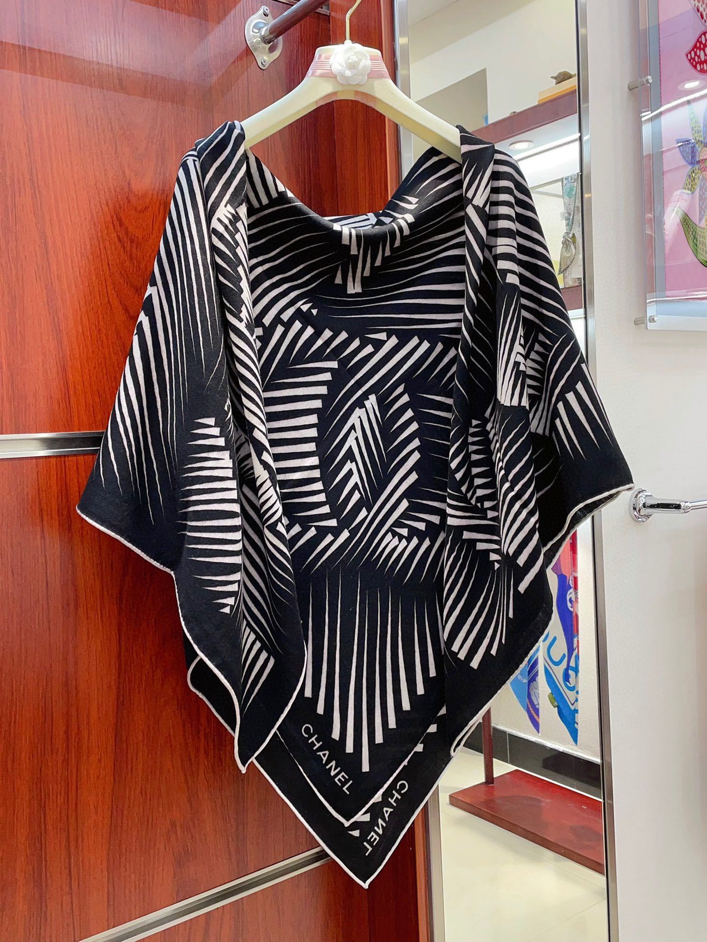 CC Scarf 140*140cm 0041