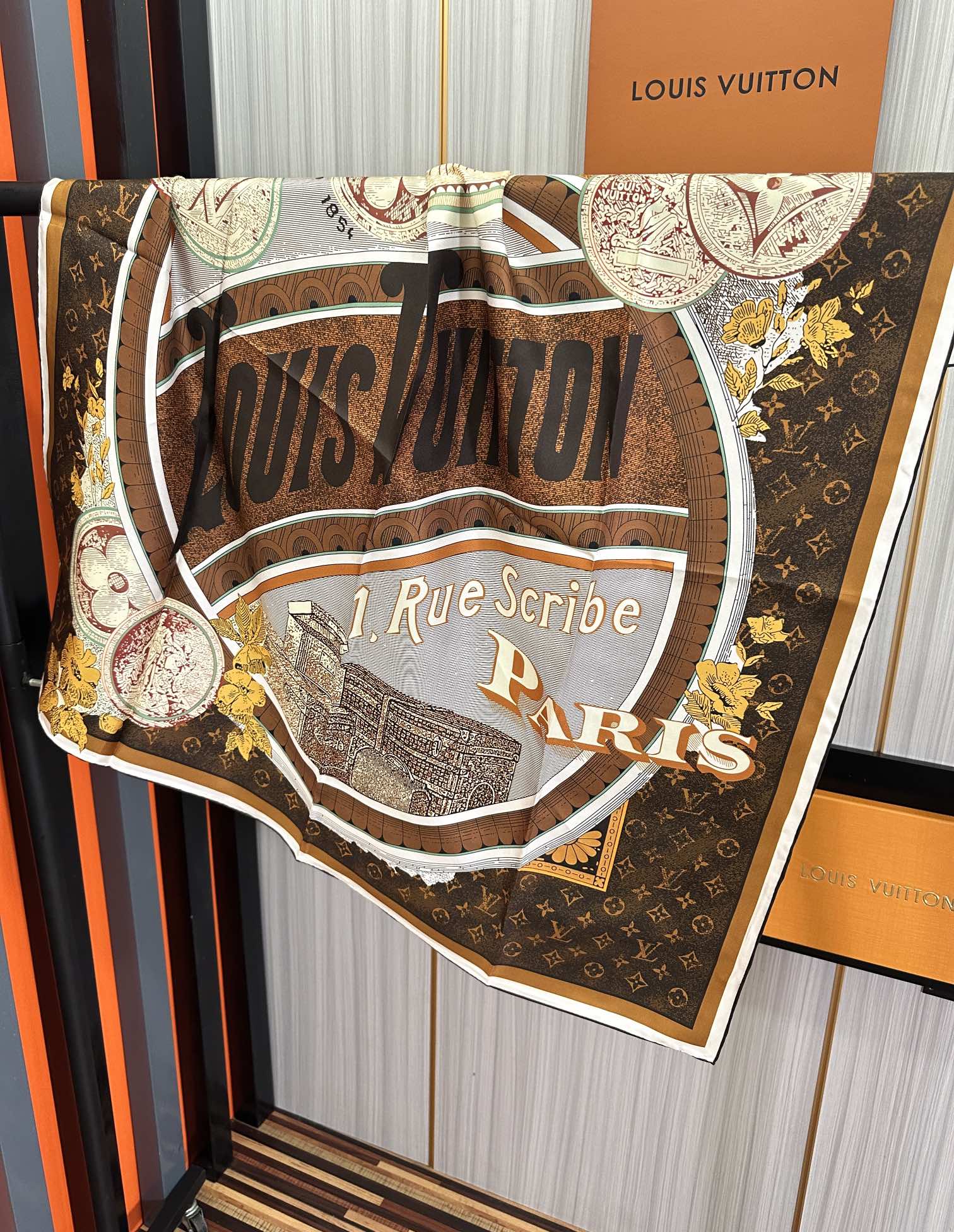 Louis new arrival scarf size: 90*90 cm 020