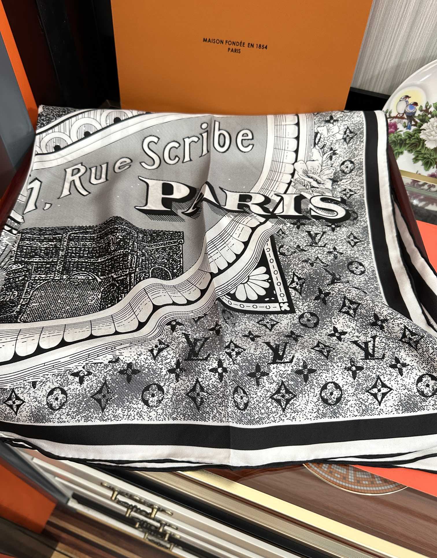 Louis new arrival scarf size: 90*90 cm 020