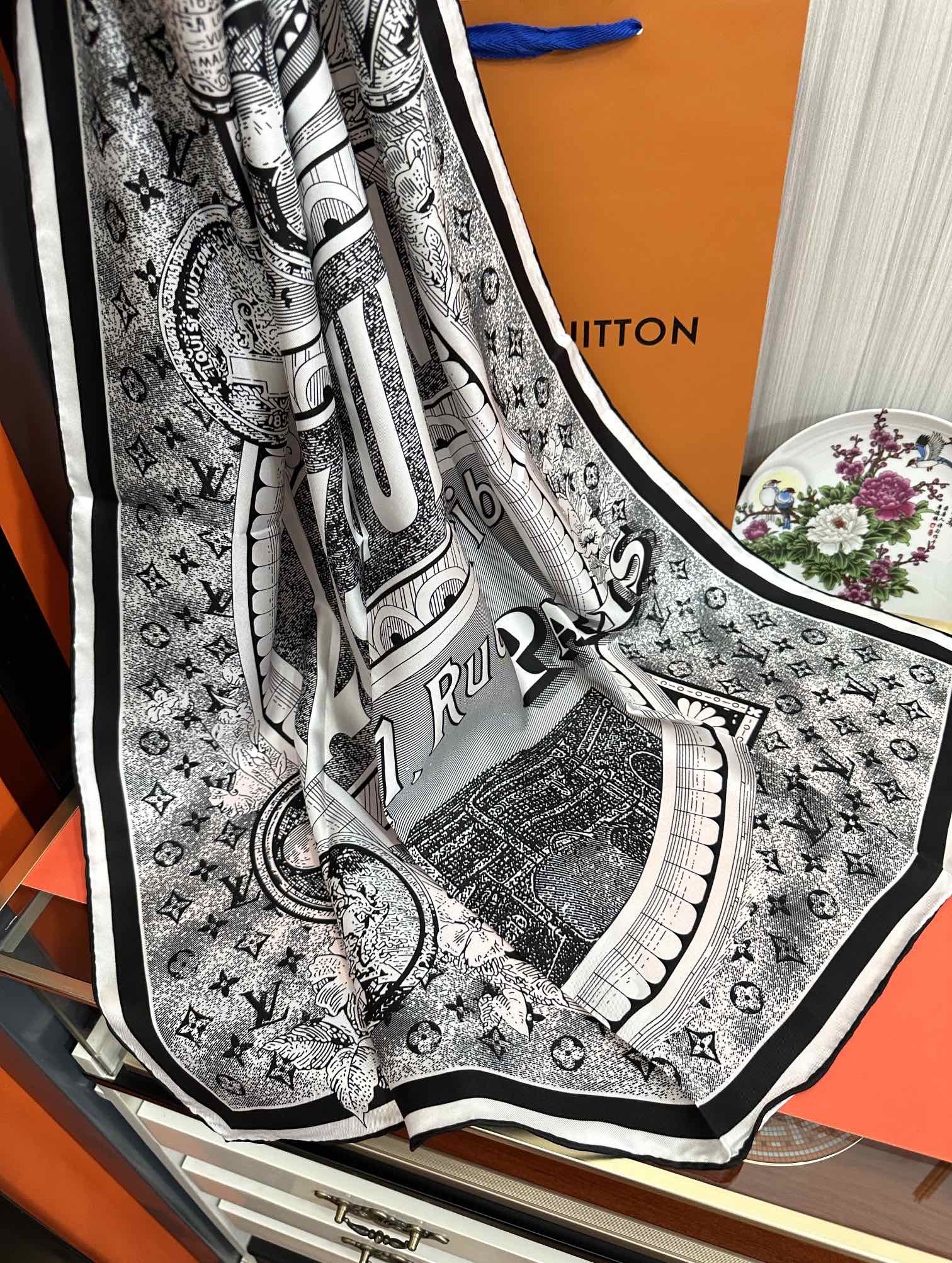 Louis new arrival scarf size: 90*90 cm 020