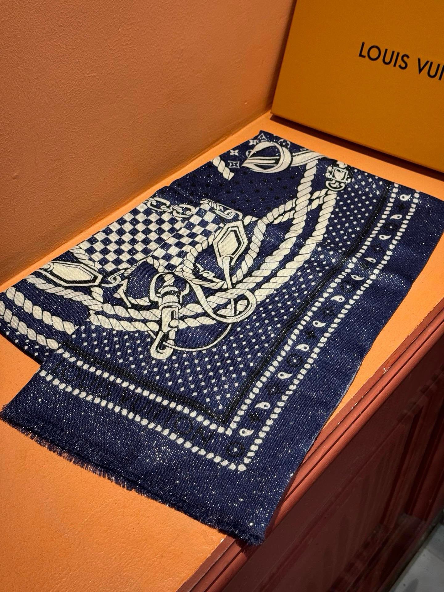 Louis new arrival scarf size: 100*200 cm 002