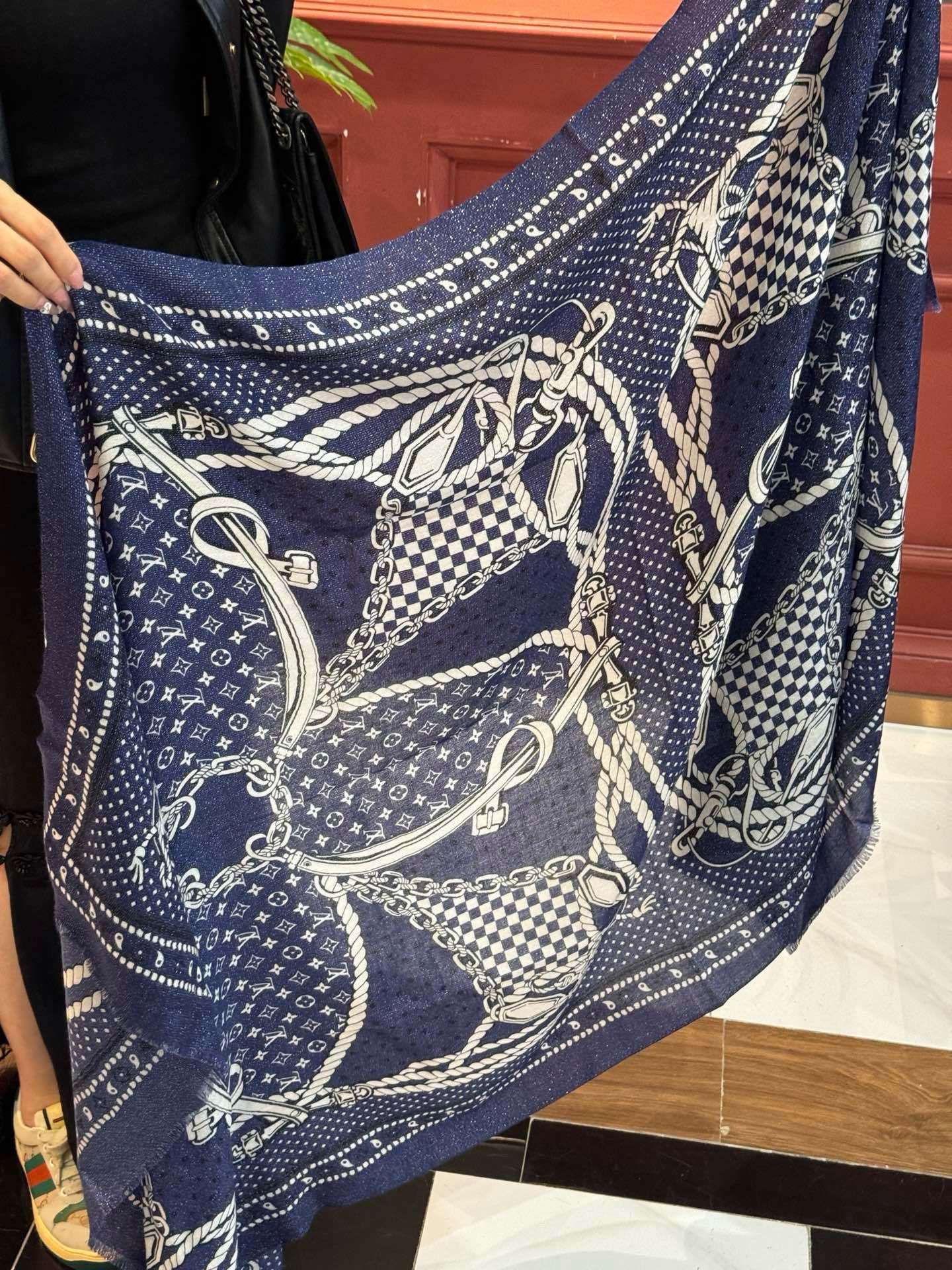 Louis new arrival scarf size: 100*200 cm 002