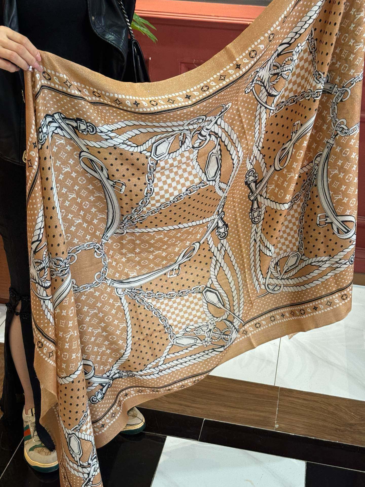 Louis new arrival scarf size: 100*200 cm 002