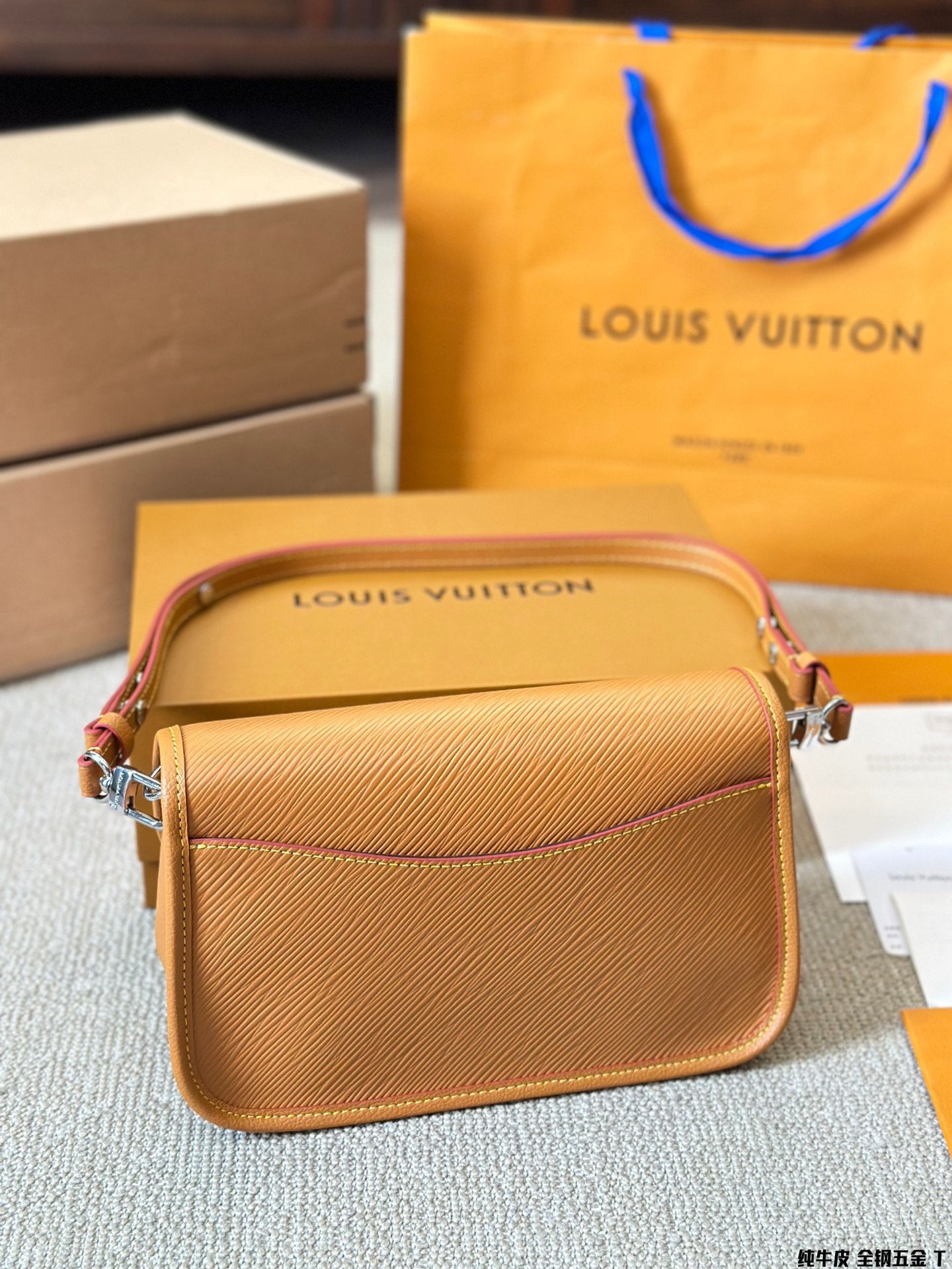 Louis new arrvial Buci bag size:24.5*15.5*9 cm