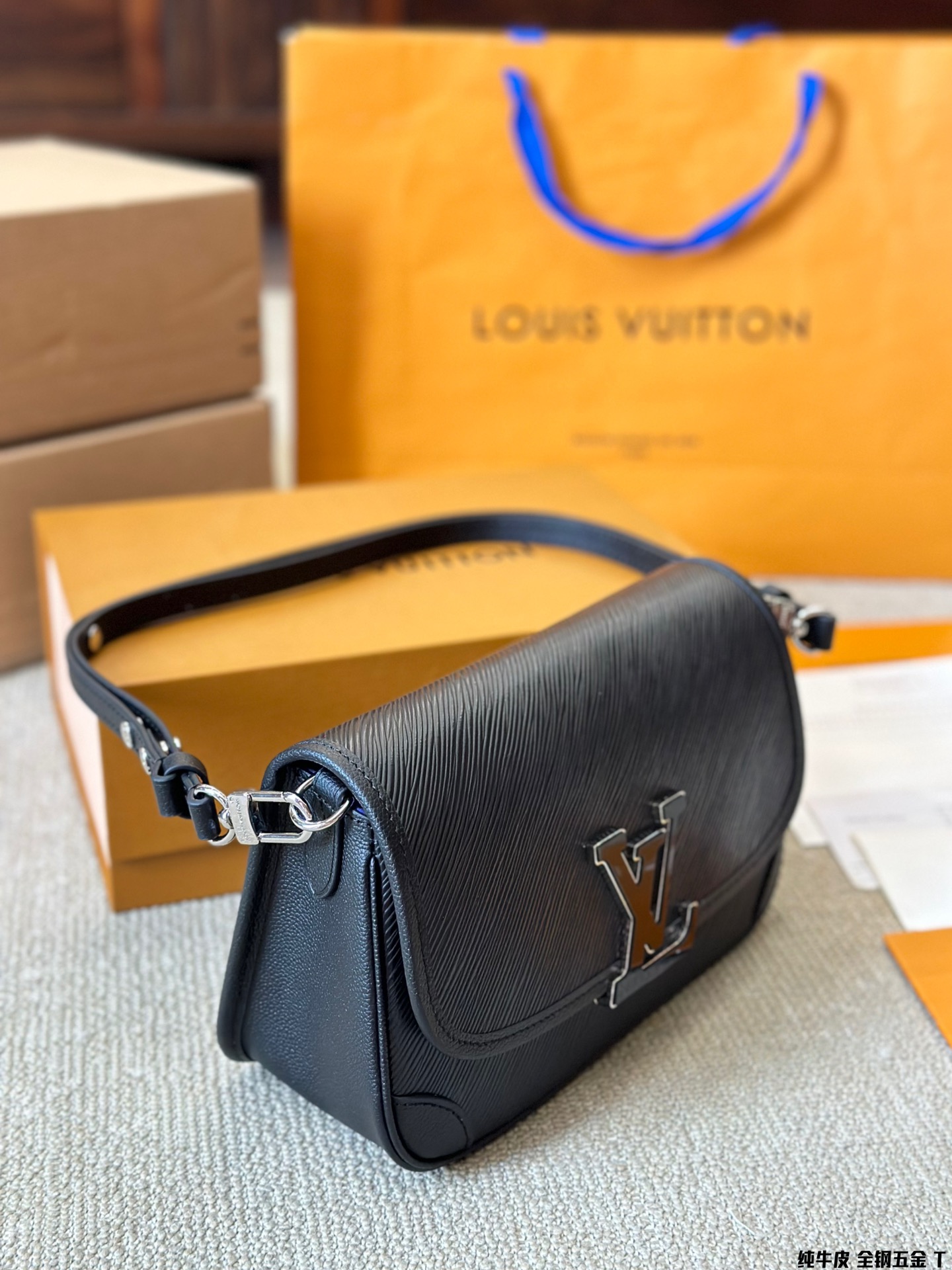 Louis new arrvial Buci bag size:24.5*15.5*9 cm