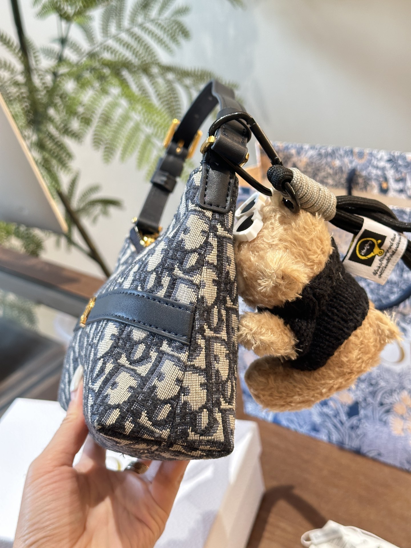 D 2025 new arrilval hobo bag size: 23 cm