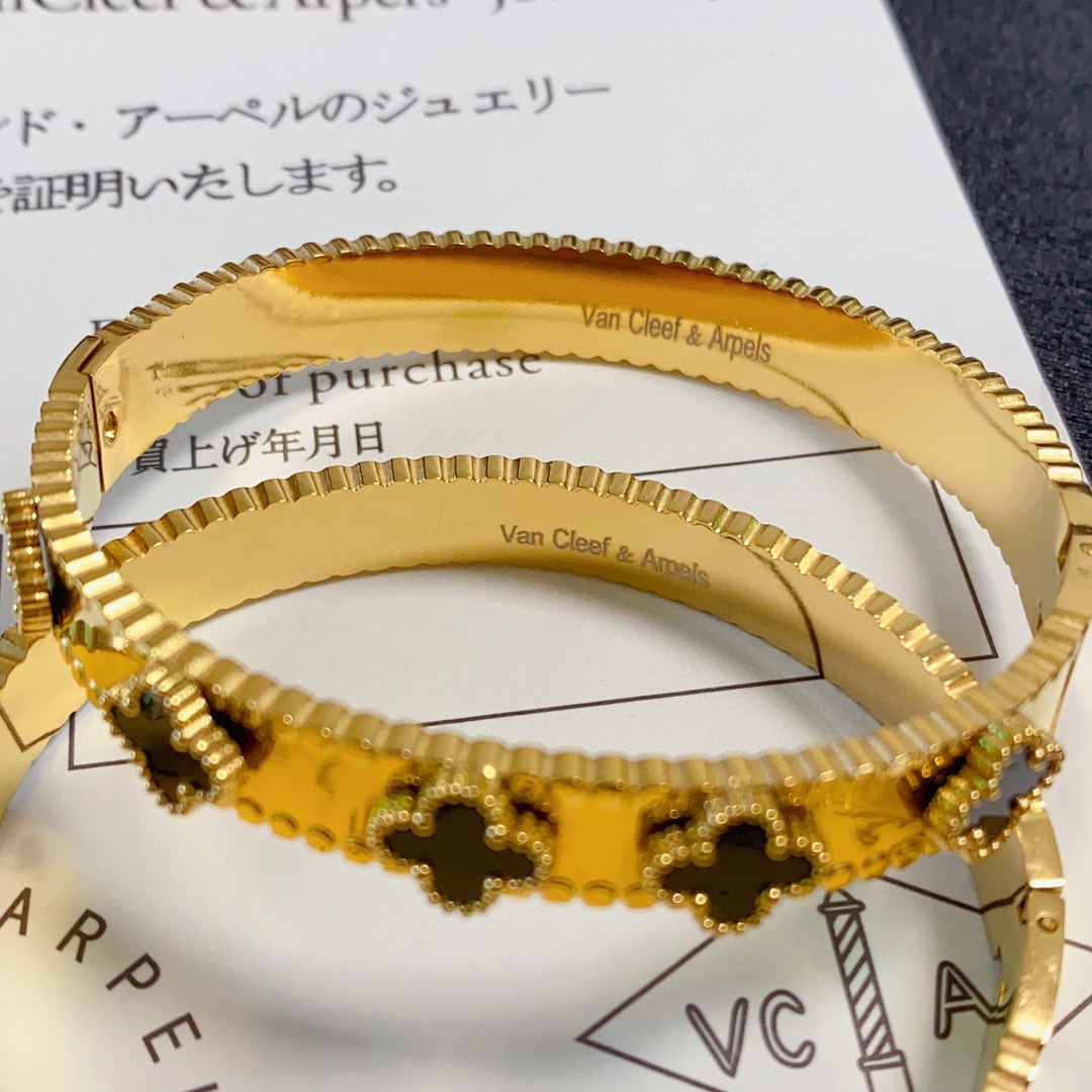 Van Classic Arrival bracelet