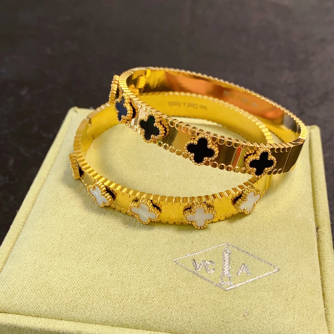 Van Classic Arrival bracelet