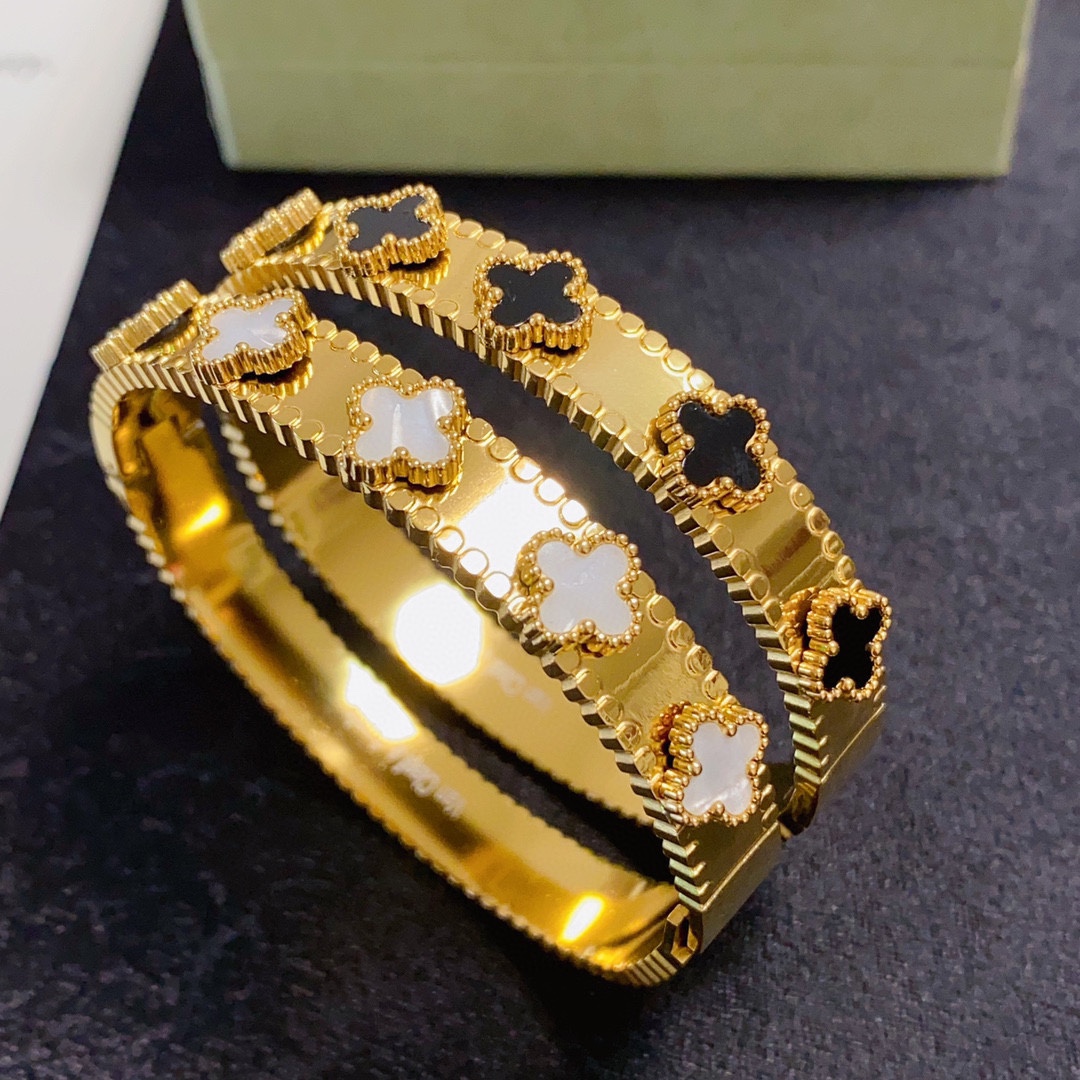 Van Classic Arrival bracelet