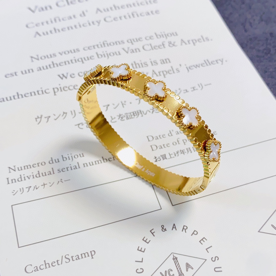 Van Classic Arrival bracelet