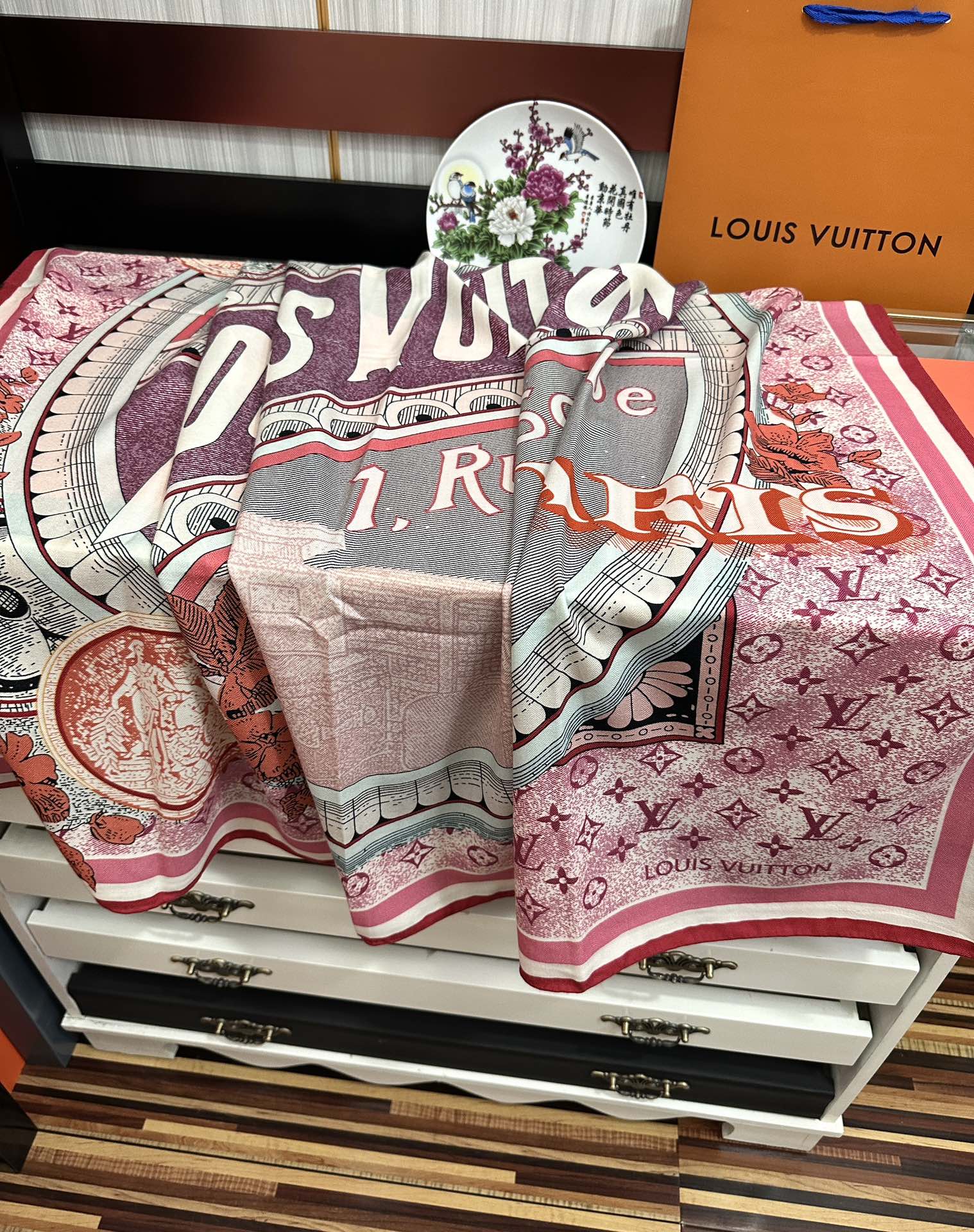 Louis new arrival silk scarf 140*140 cm