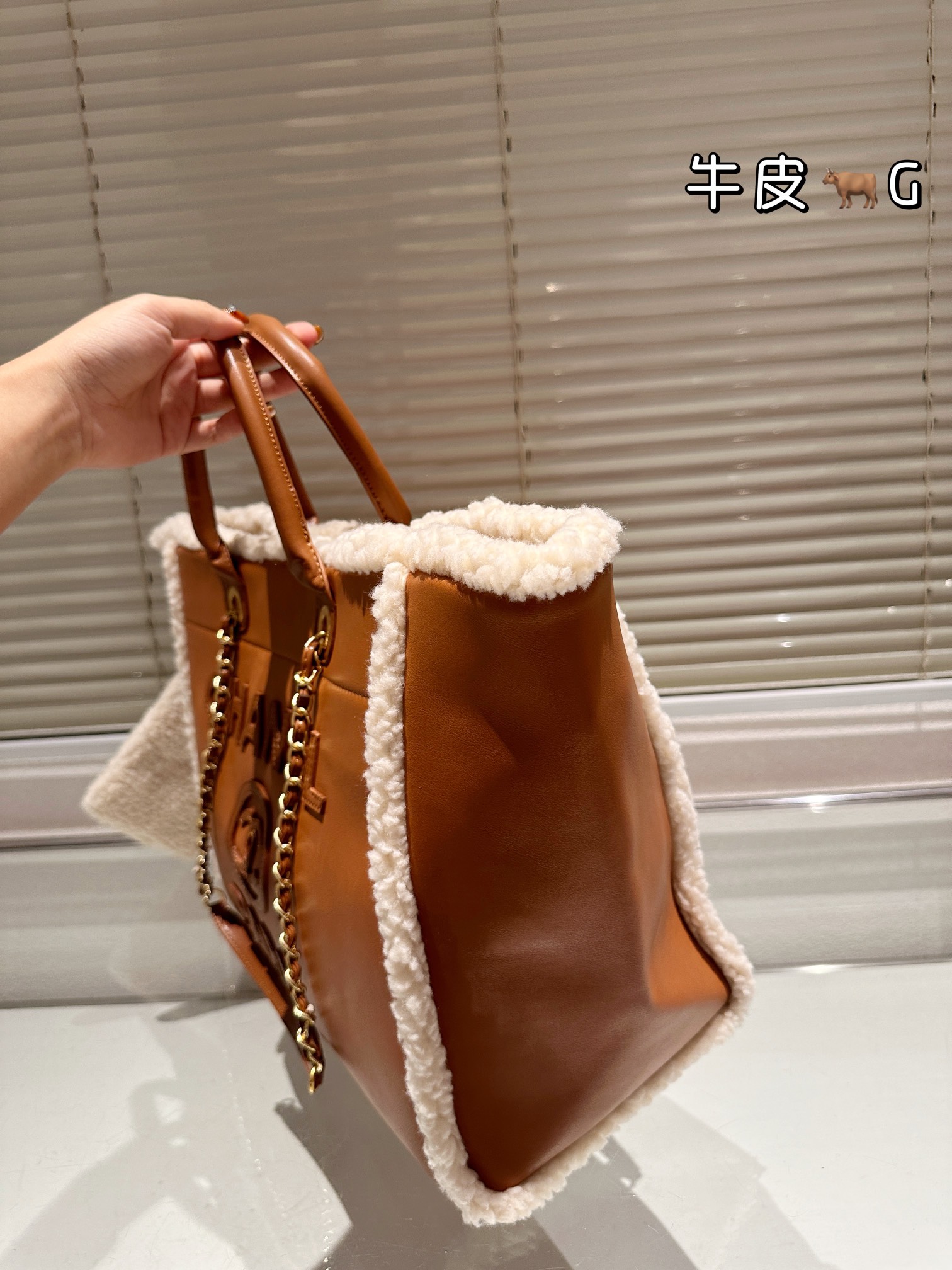 CC new arrival vintage tote bag size: 40*30 cm