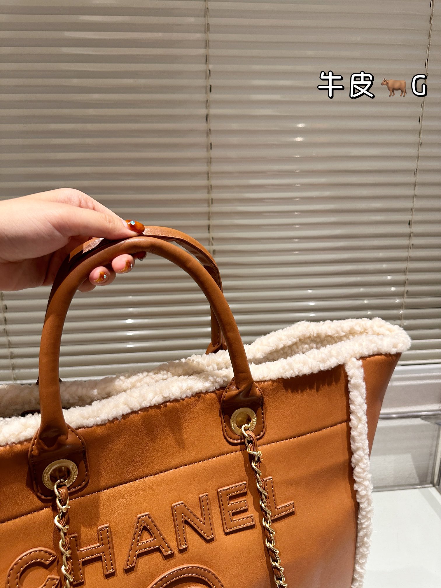 CC new arrival vintage tote bag size: 40*30 cm