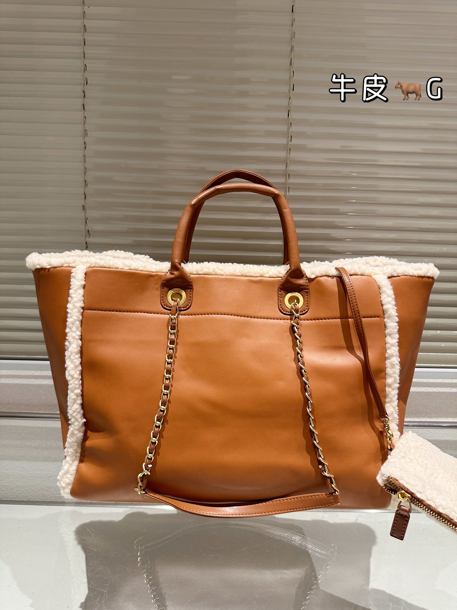 CC new arrival vintage tote bag size: 40*30 cm