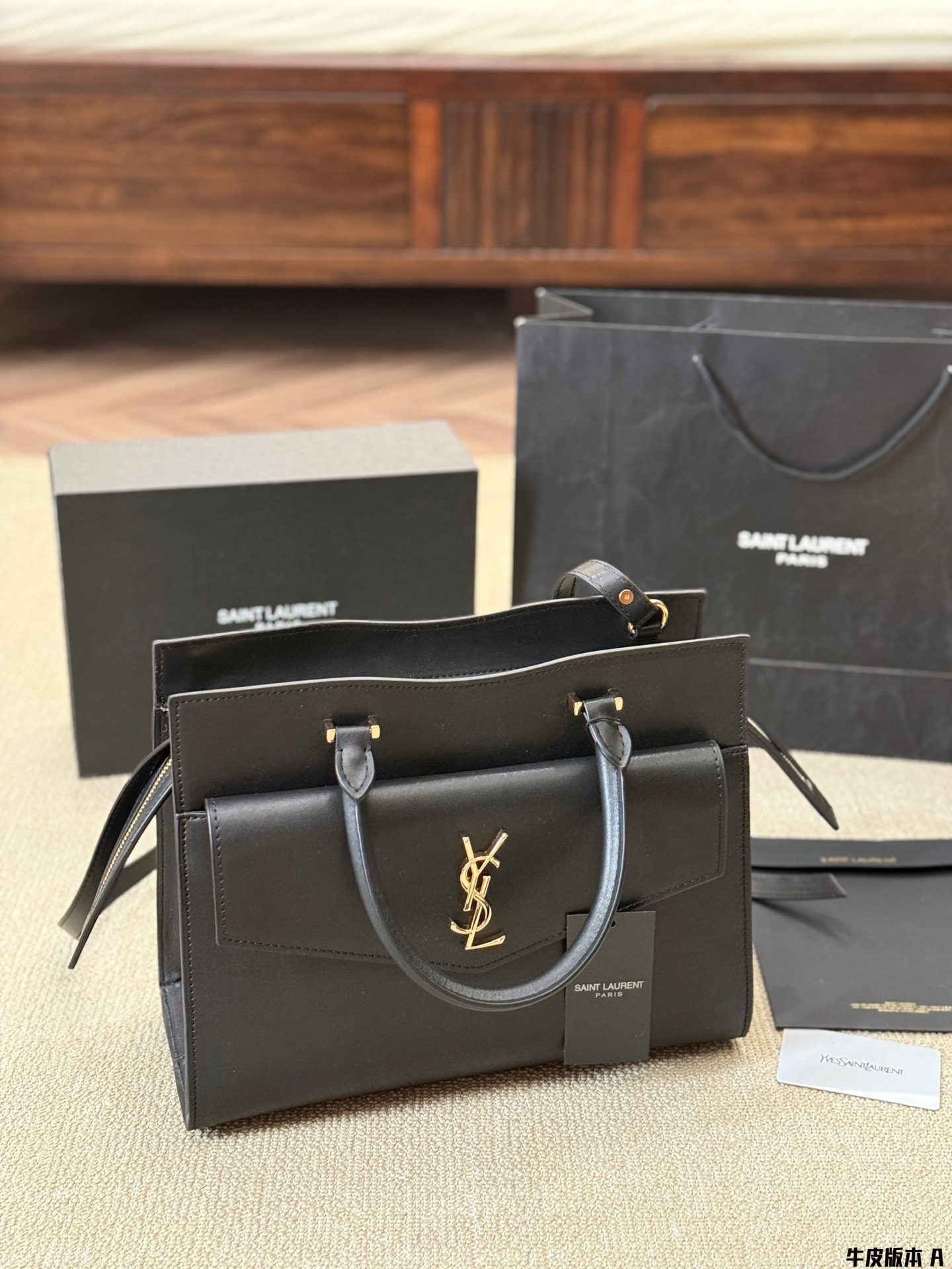 Y new arrival Uptown tote bag size: 30*25 cm