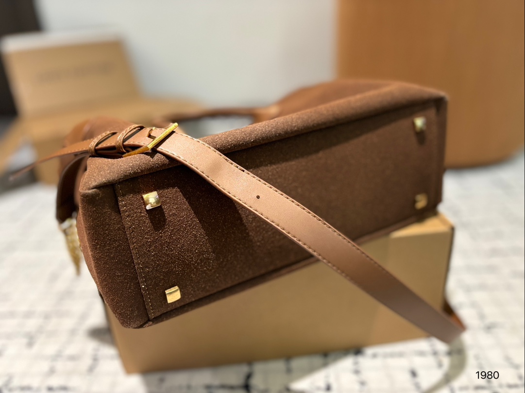 Y new arrival bucket tote bag size:32*22 cm