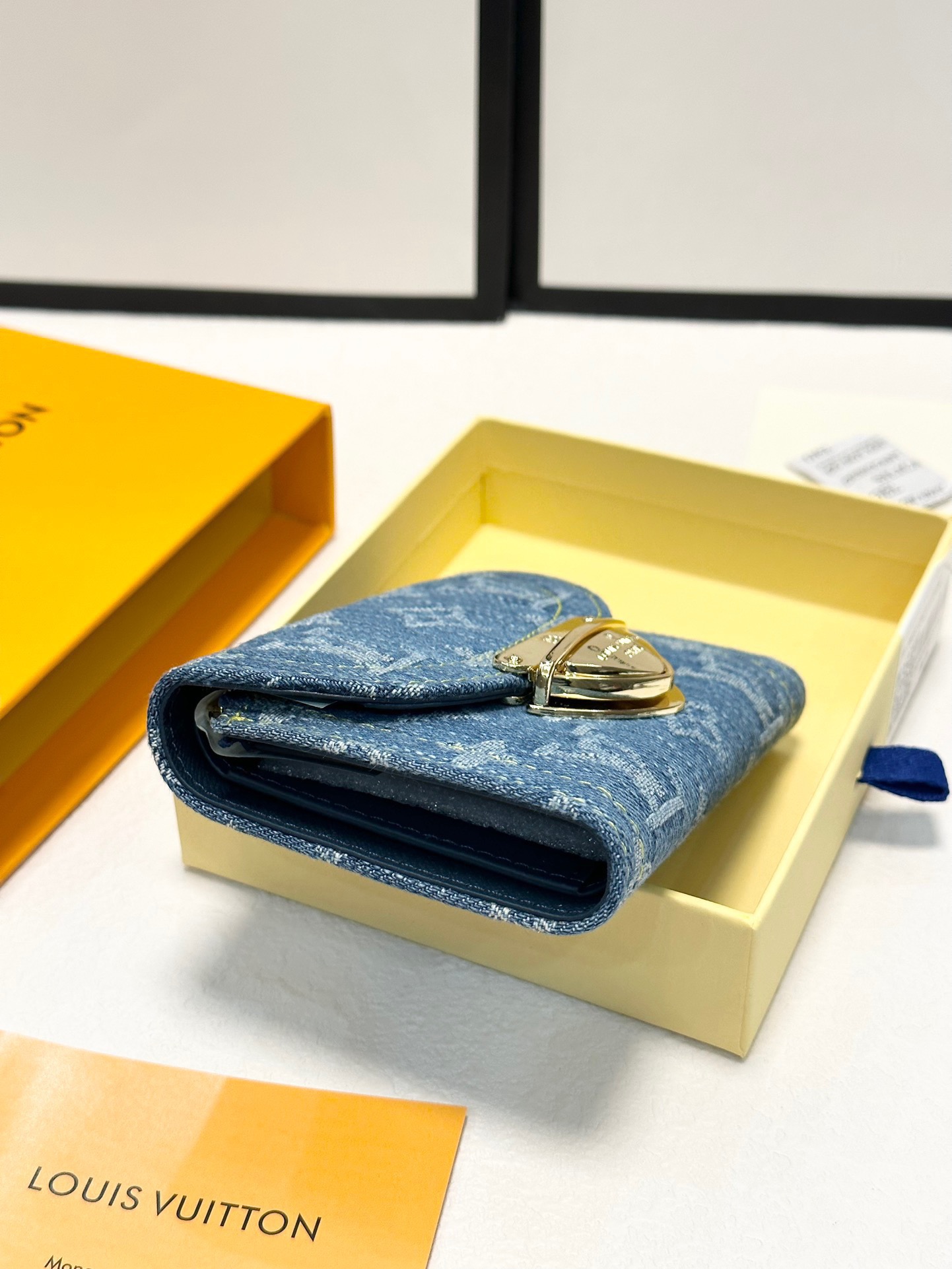 Louis new arrival denim wallet size: 12*9.5 cm