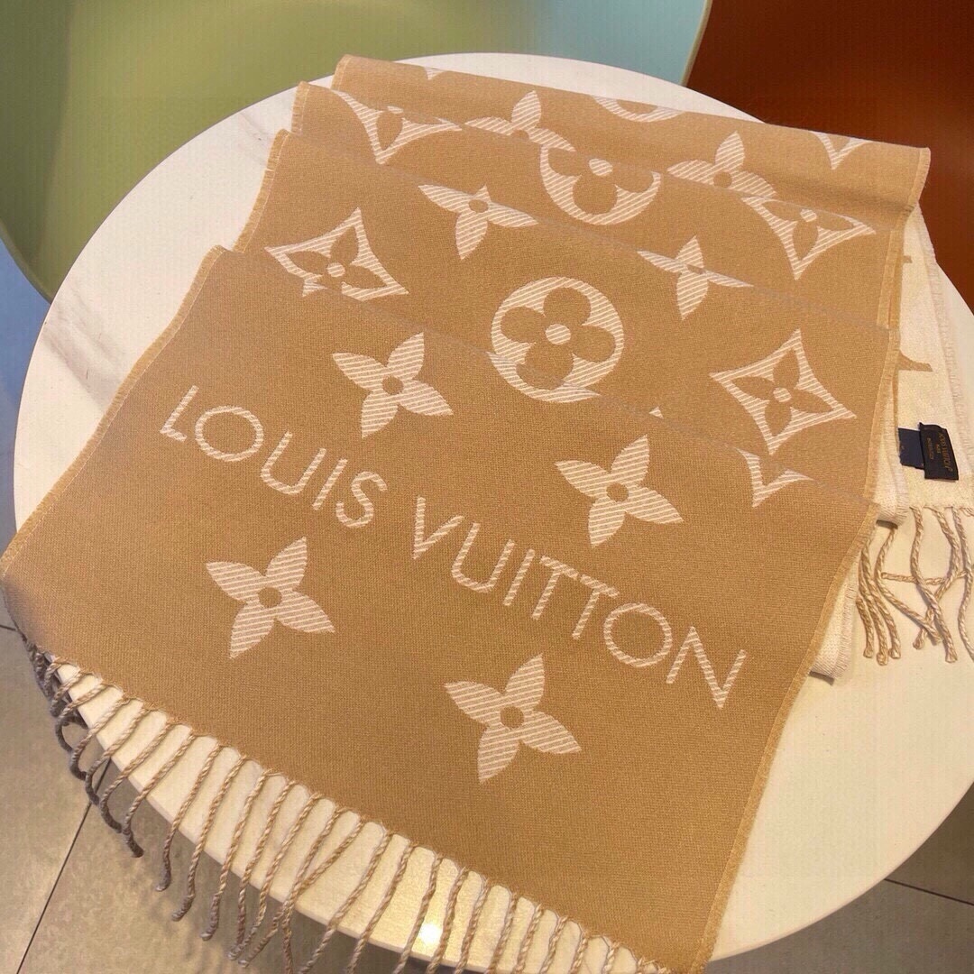 Louis Essential new arrival scarf size: 186*34 cm