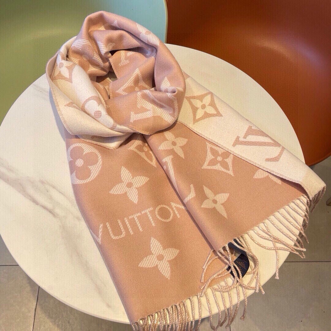 Louis Essential new arrival scarf size: 186*34 cm
