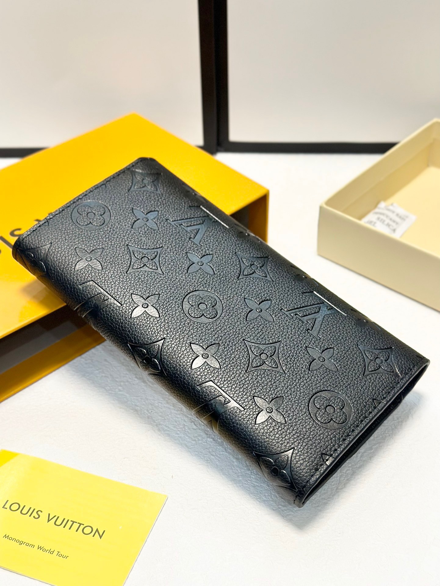 Louis new arrival  Pochette Metis wallet size: 19*10 cm