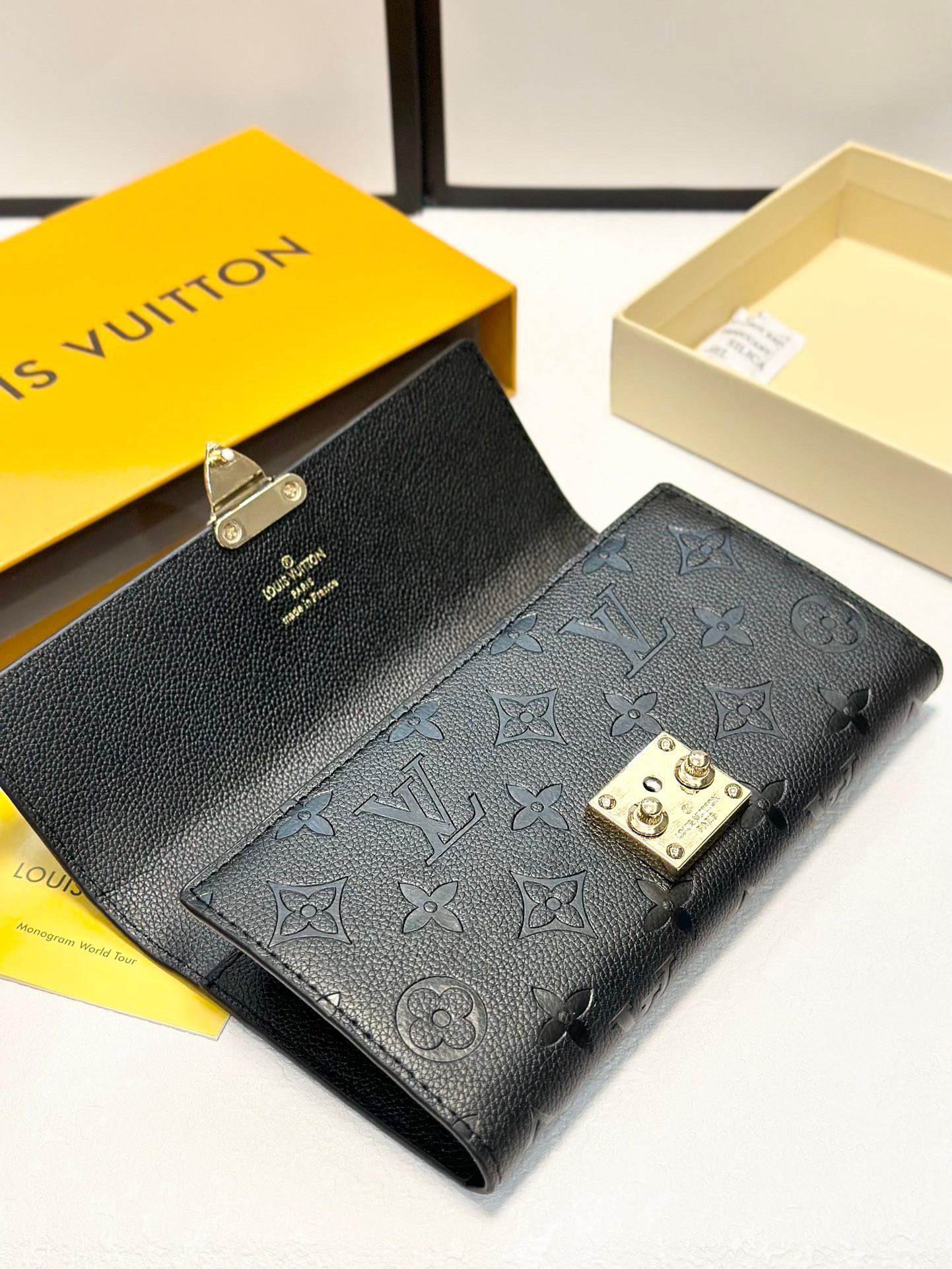 Louis new arrival  Pochette Metis wallet size: 19*10 cm