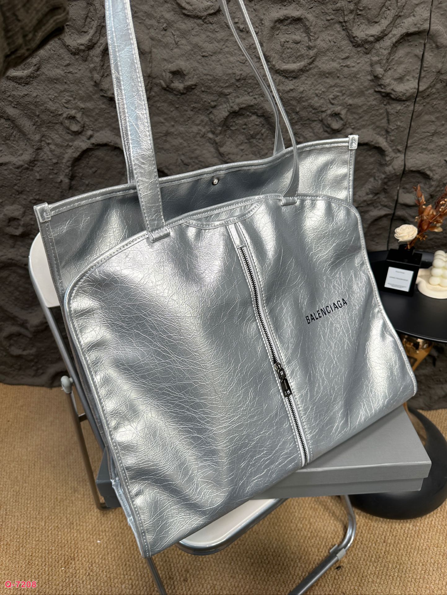 Balen new arrival tote bag size:  44*40 cm