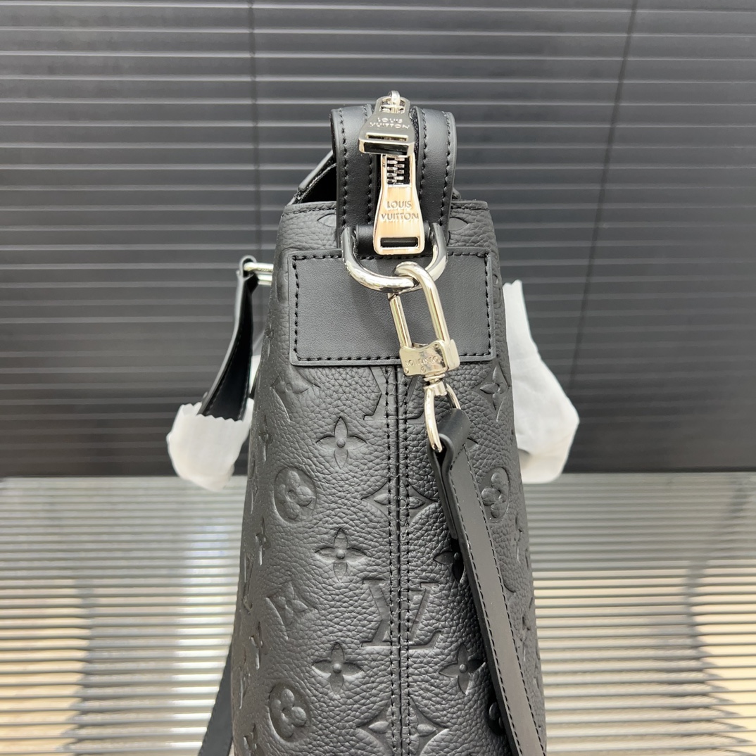 Louis new arrival briefcase laptop bag size: 29*39 cm