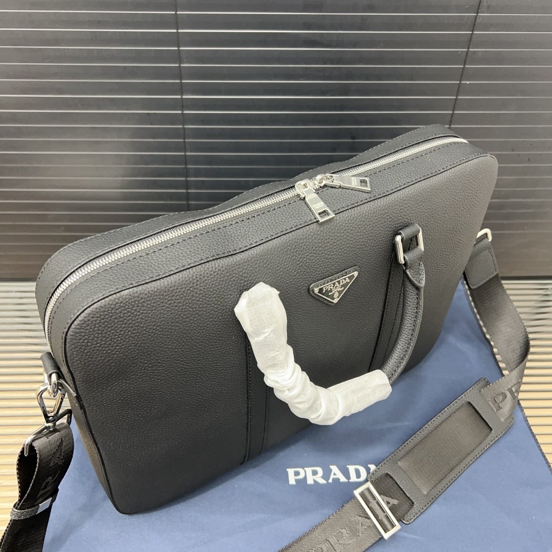 Pra new arrival briefcase laptop bag size: 38*28 cm
