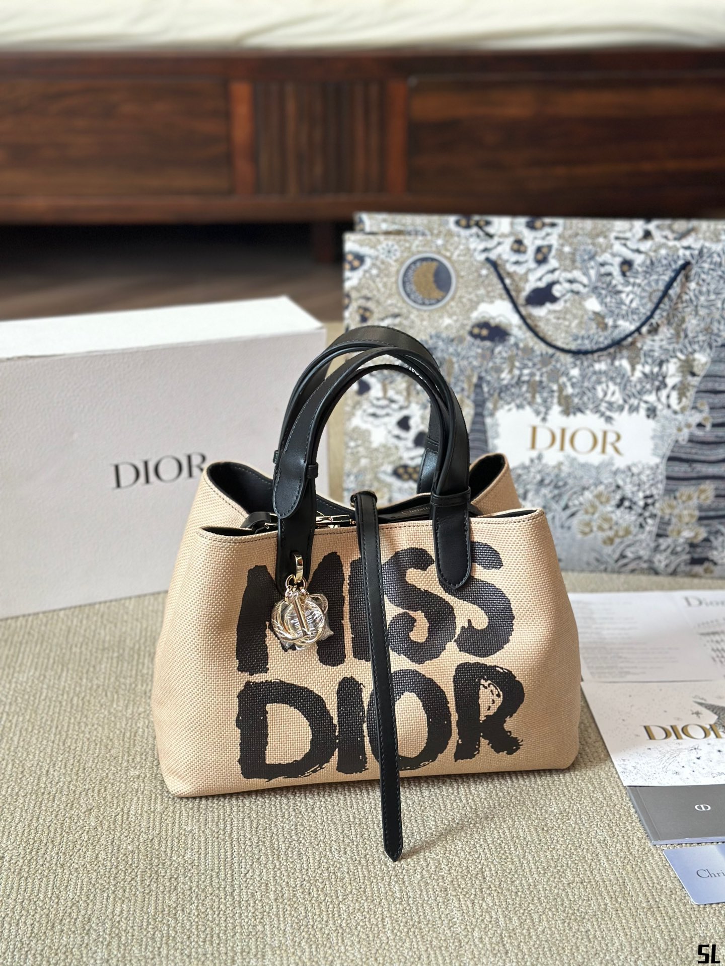 Miss D Toujours new arrival tote bag size: 30*20 cm