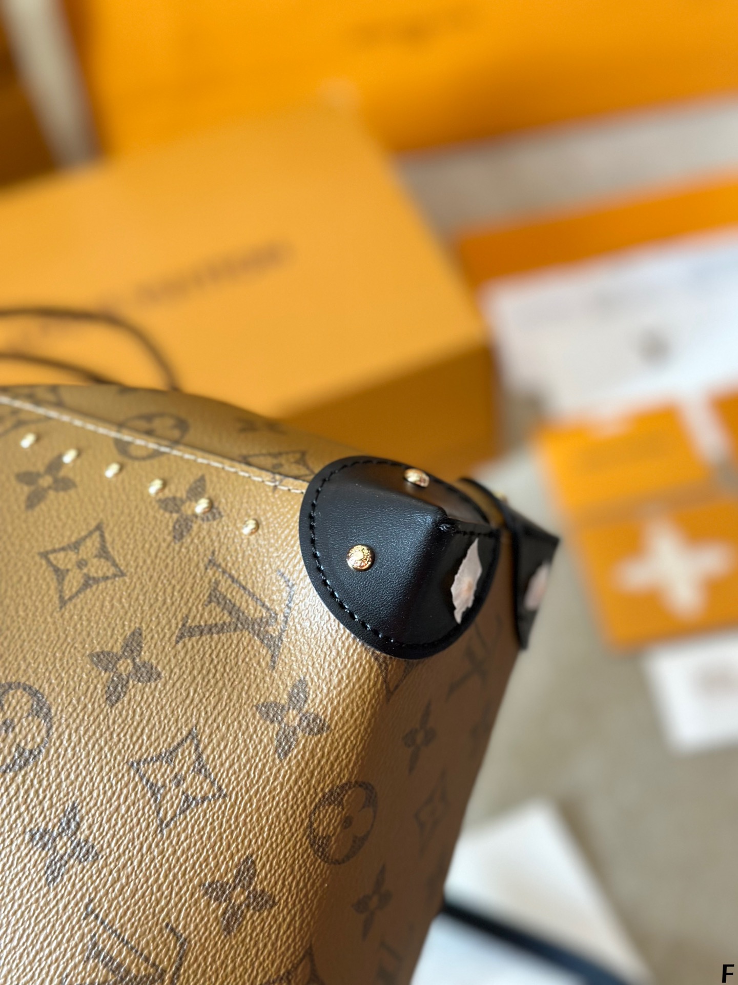 Louis new arrival noe trunk bag size: 23*25 cm