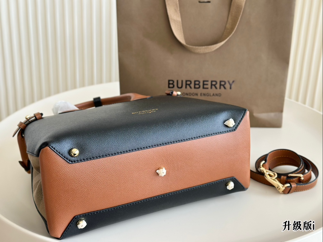 BB new arrival  The Banner tote bag size: 32*26 cm