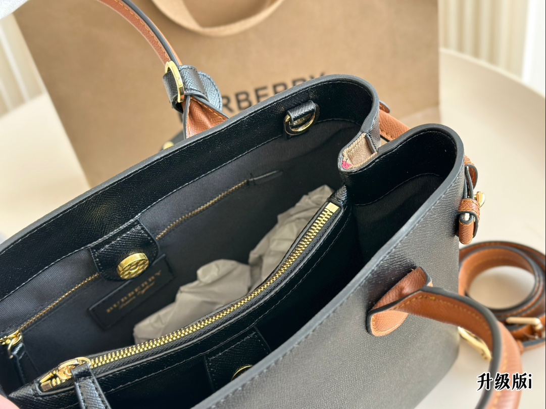 BB new arrival  The Banner tote bag size: 32*26 cm