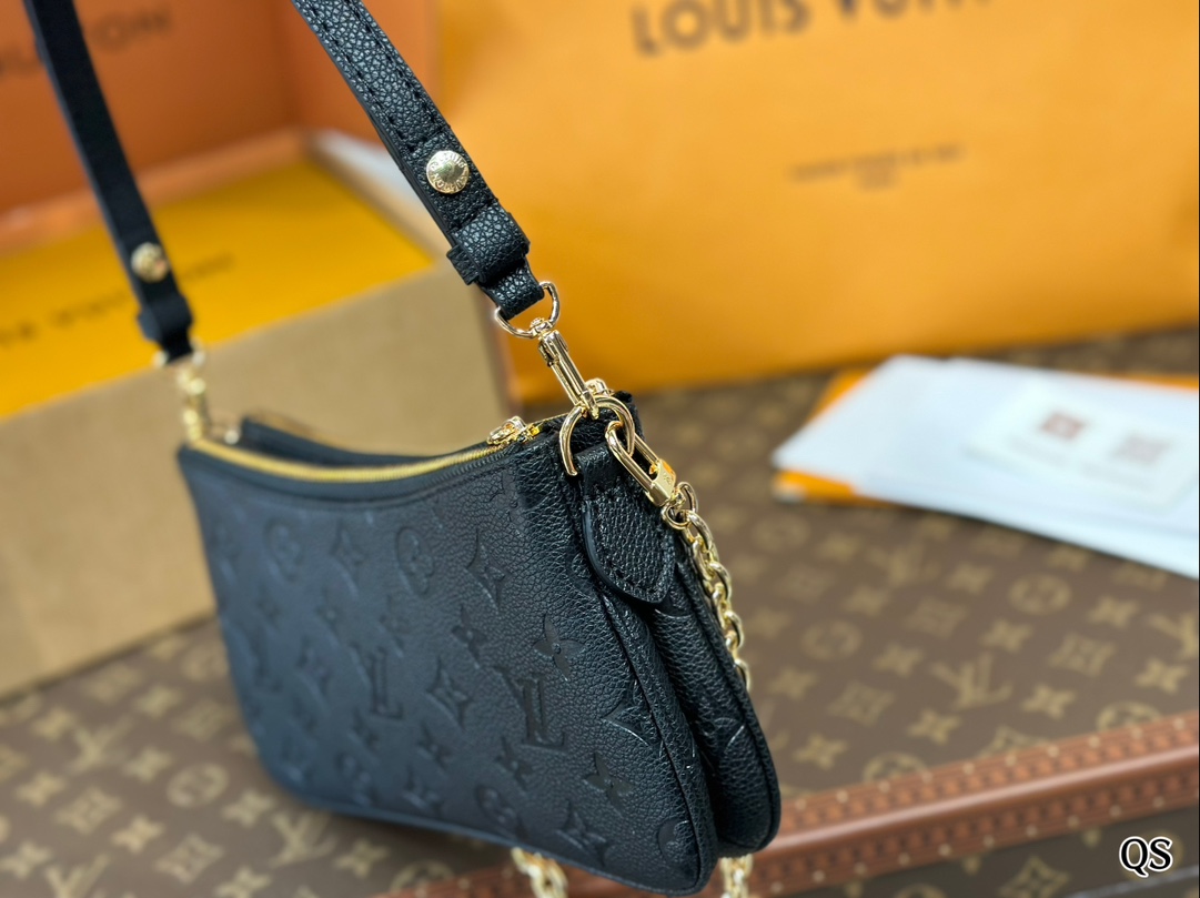 Louis new arrival hobo pochette bag size: 24*11 cm