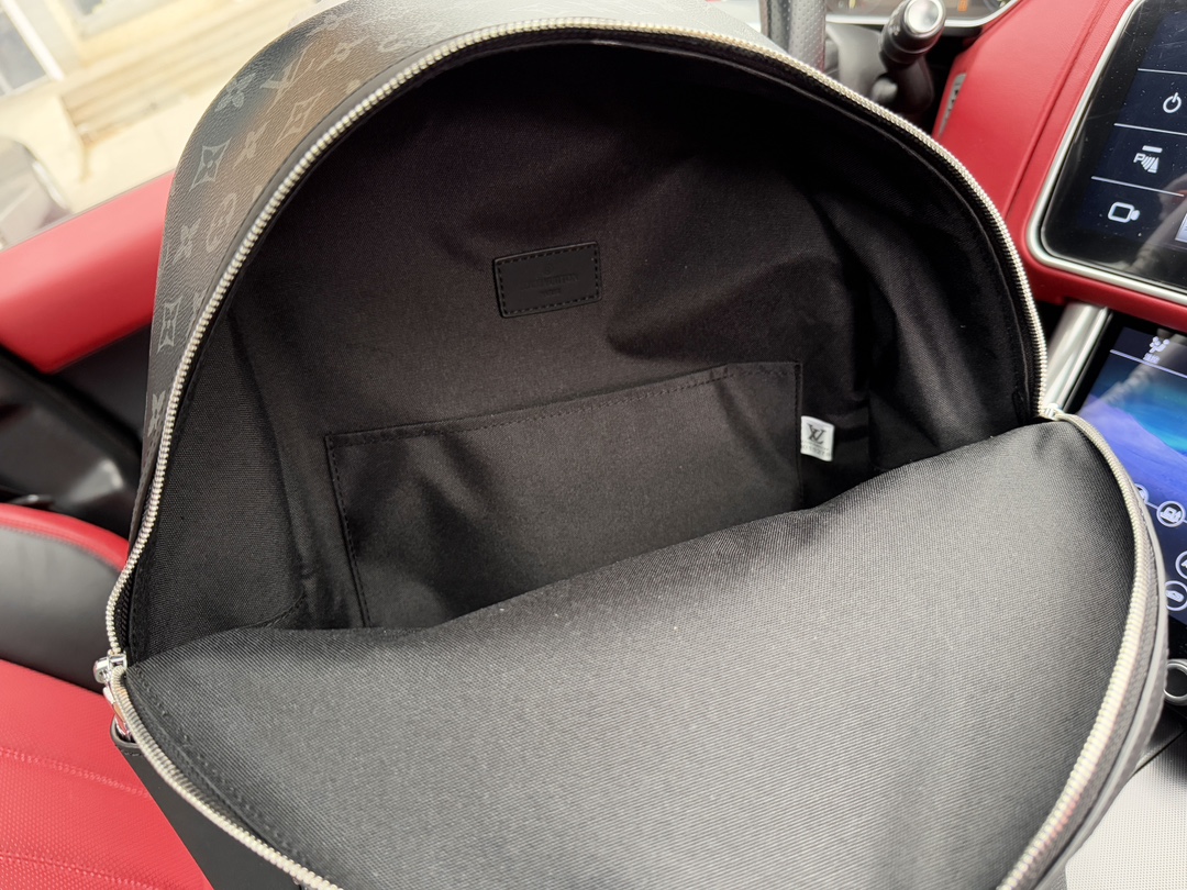 Louis new arrival Discovery men backpack bag size：31*41*17 cm