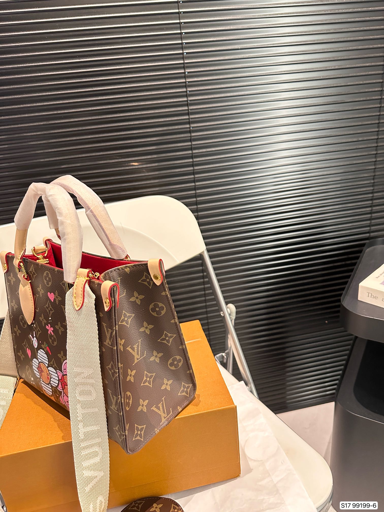 Louis new arrival onthego tote bag size: 25*20 cm