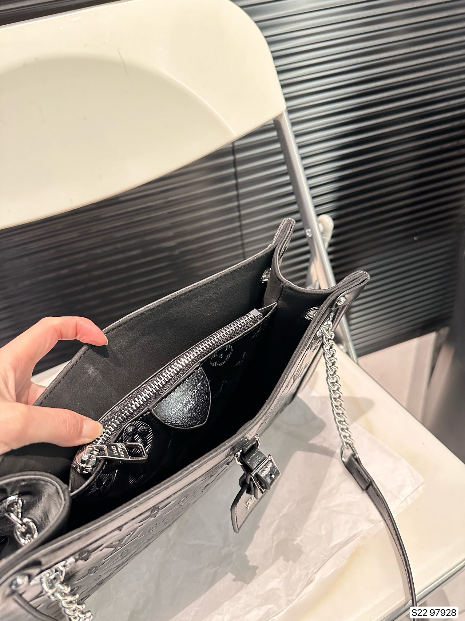 louis new arrival tote bag size: 31 * 21 cm