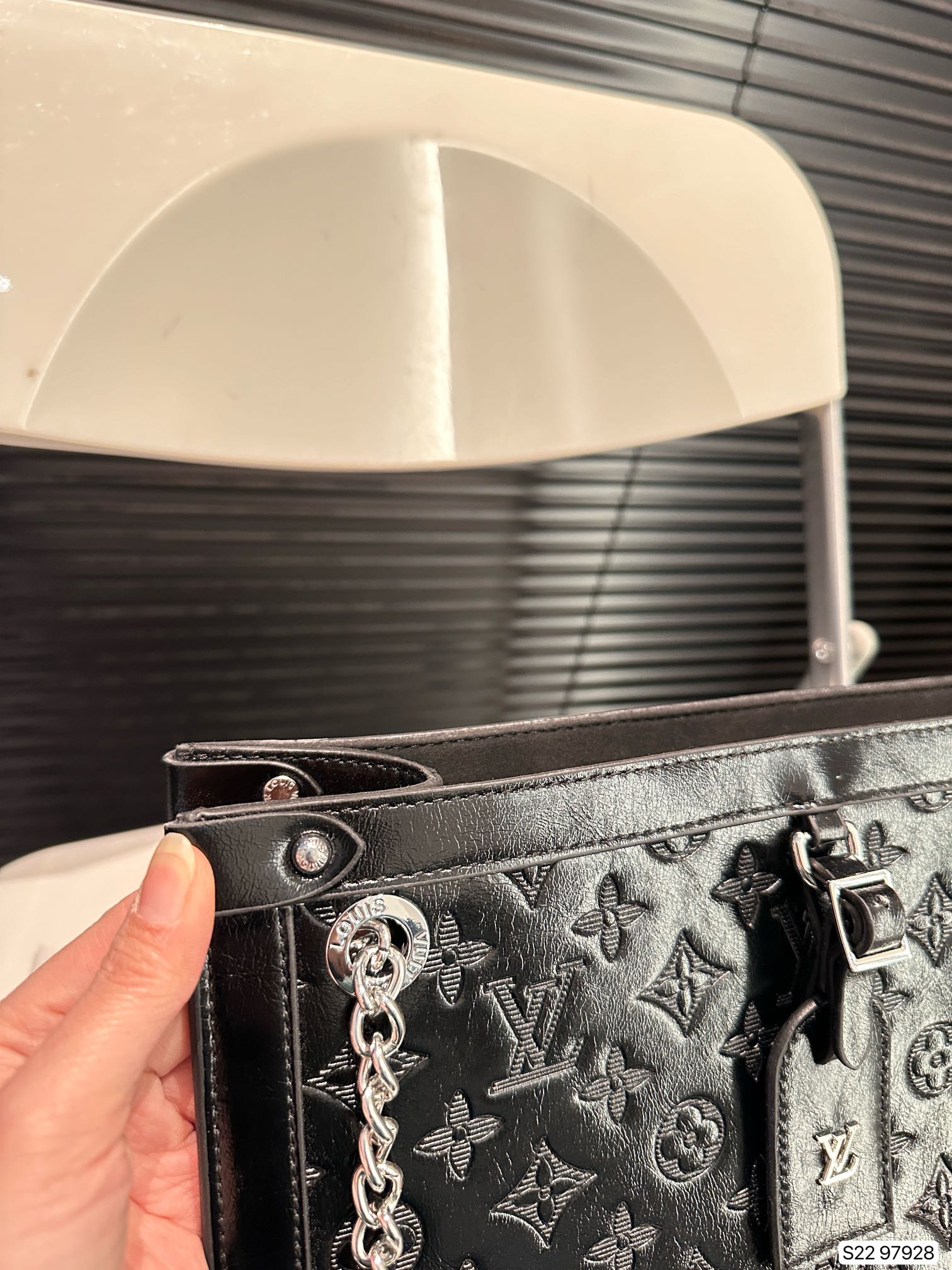 louis new arrival tote bag size: 31 * 21 cm