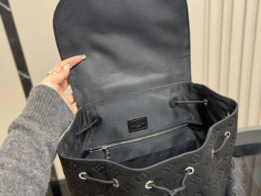 louis new arrival leather backpack bag size:33*43 cm