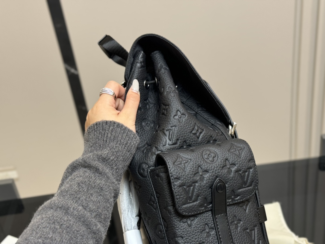 louis new arrival leather backpack bag size:33*43 cm