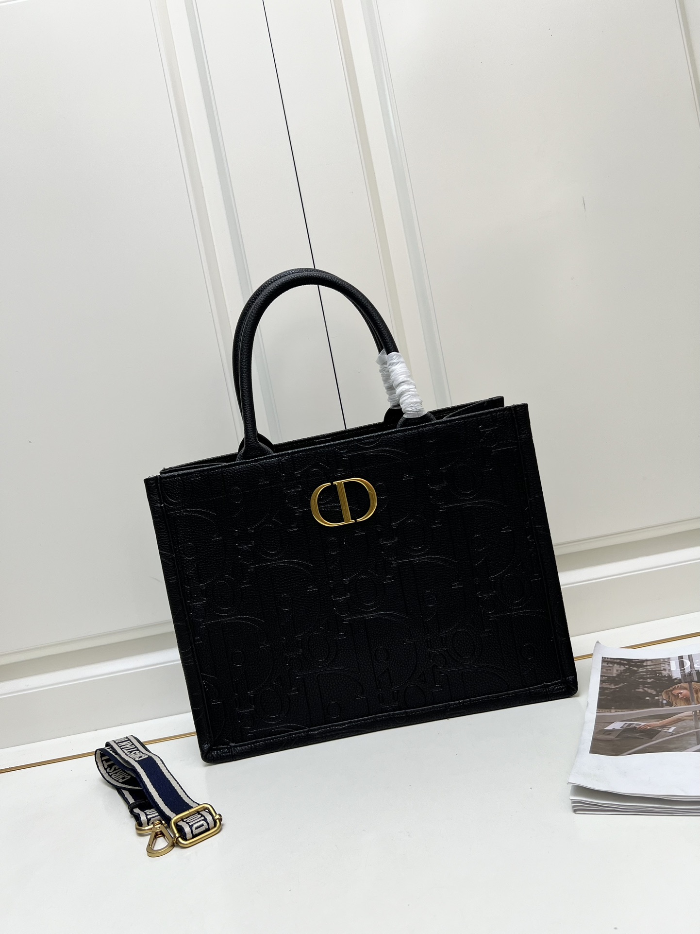 D new arrival book tote bag size: 36.5*28*17.5cm top quality