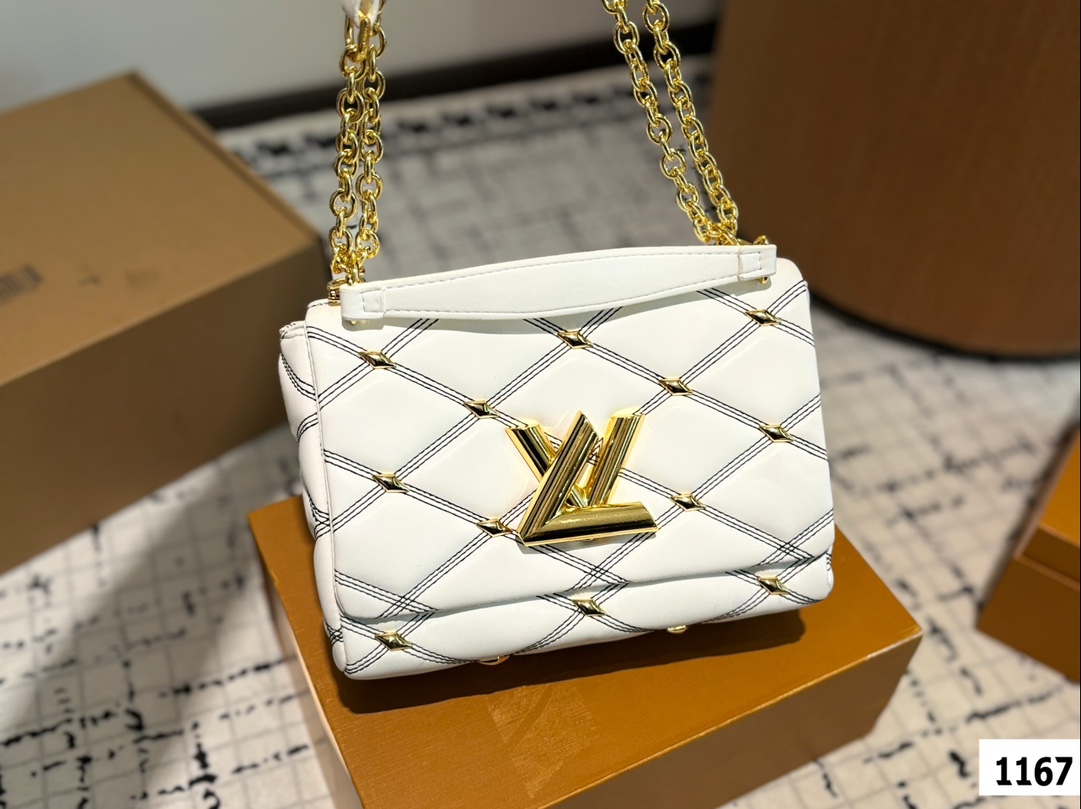 Louis new arrival bag 002 size： 22*13 cm