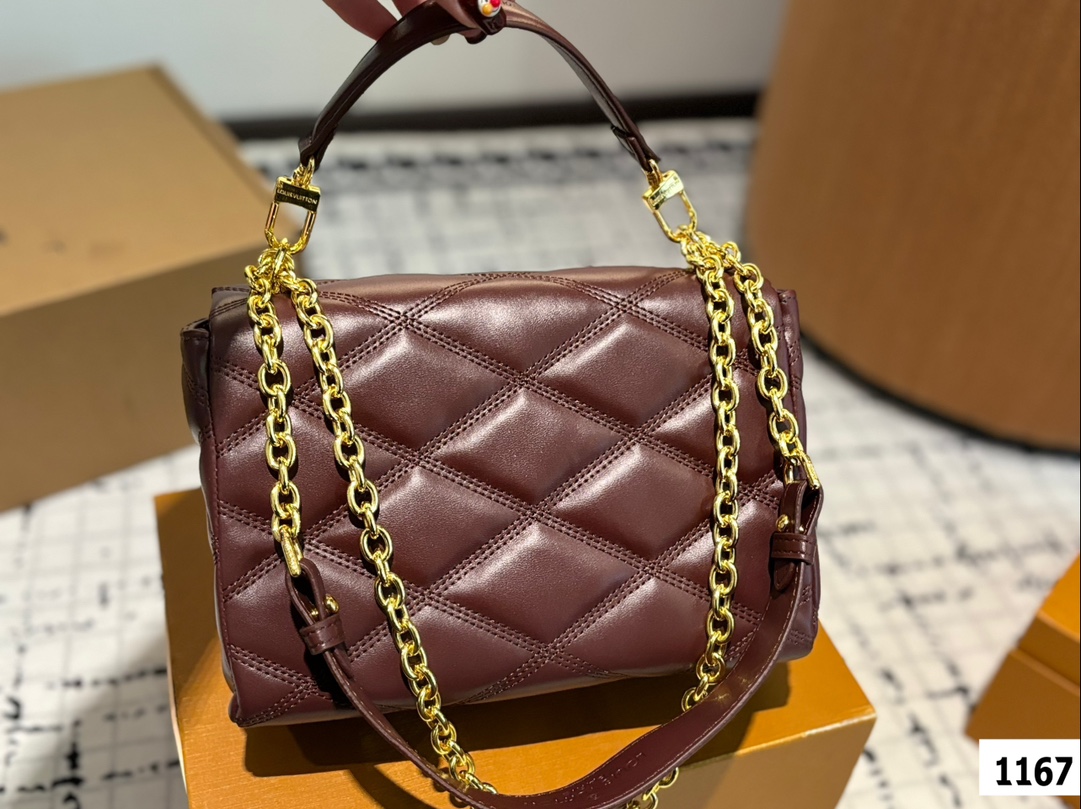 Louis new arrival bag 002 size： 22*13 cm