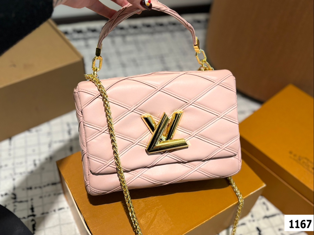 LV new arrival Twist bag size: 22*13 cm