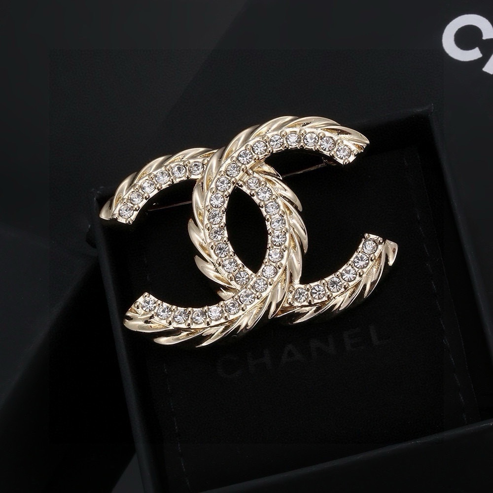 Cc brooch 0073