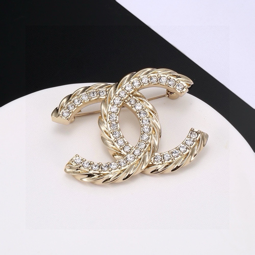 Cc brooch 0073