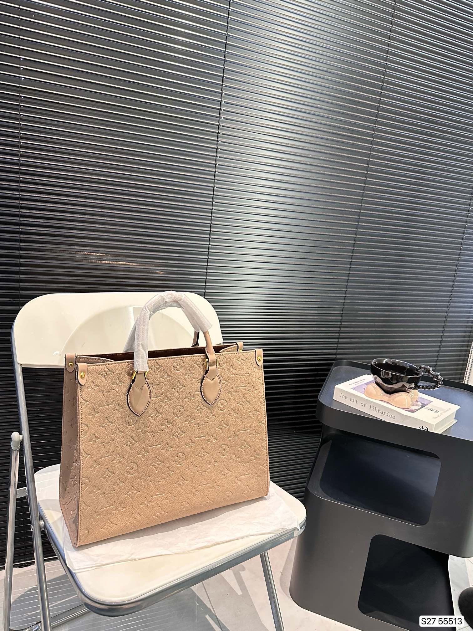 Louis new arrival onthego tote bag size:34 * 27 cm