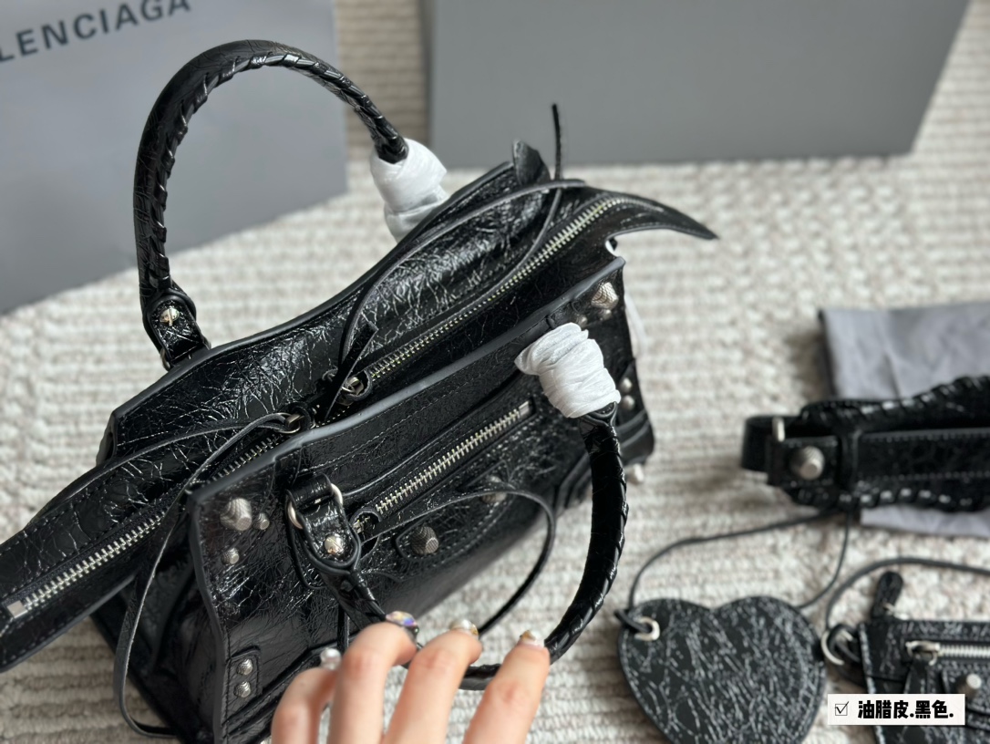 balen new arrival Le Cagole bag size: 26*17 cm top quality ~