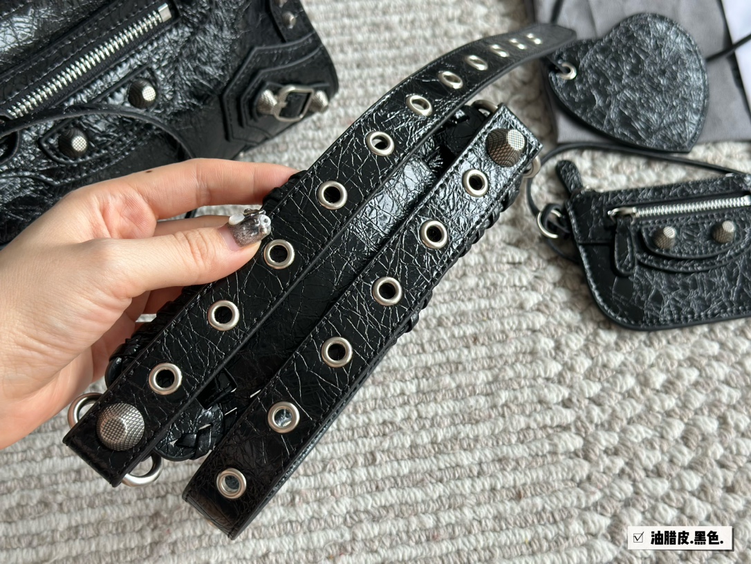 balen new arrival Le Cagole bag size: 26*17 cm top quality ~